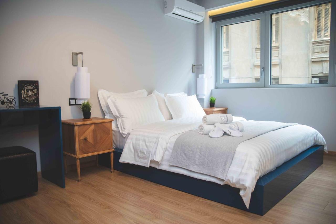 Rooster Suites Атина Екстериор снимка