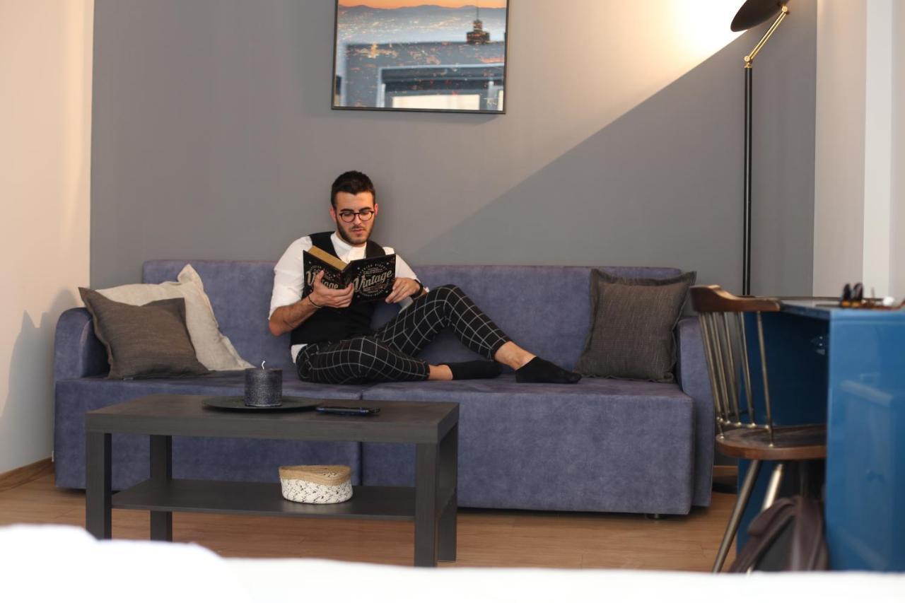 Rooster Suites Атина Екстериор снимка