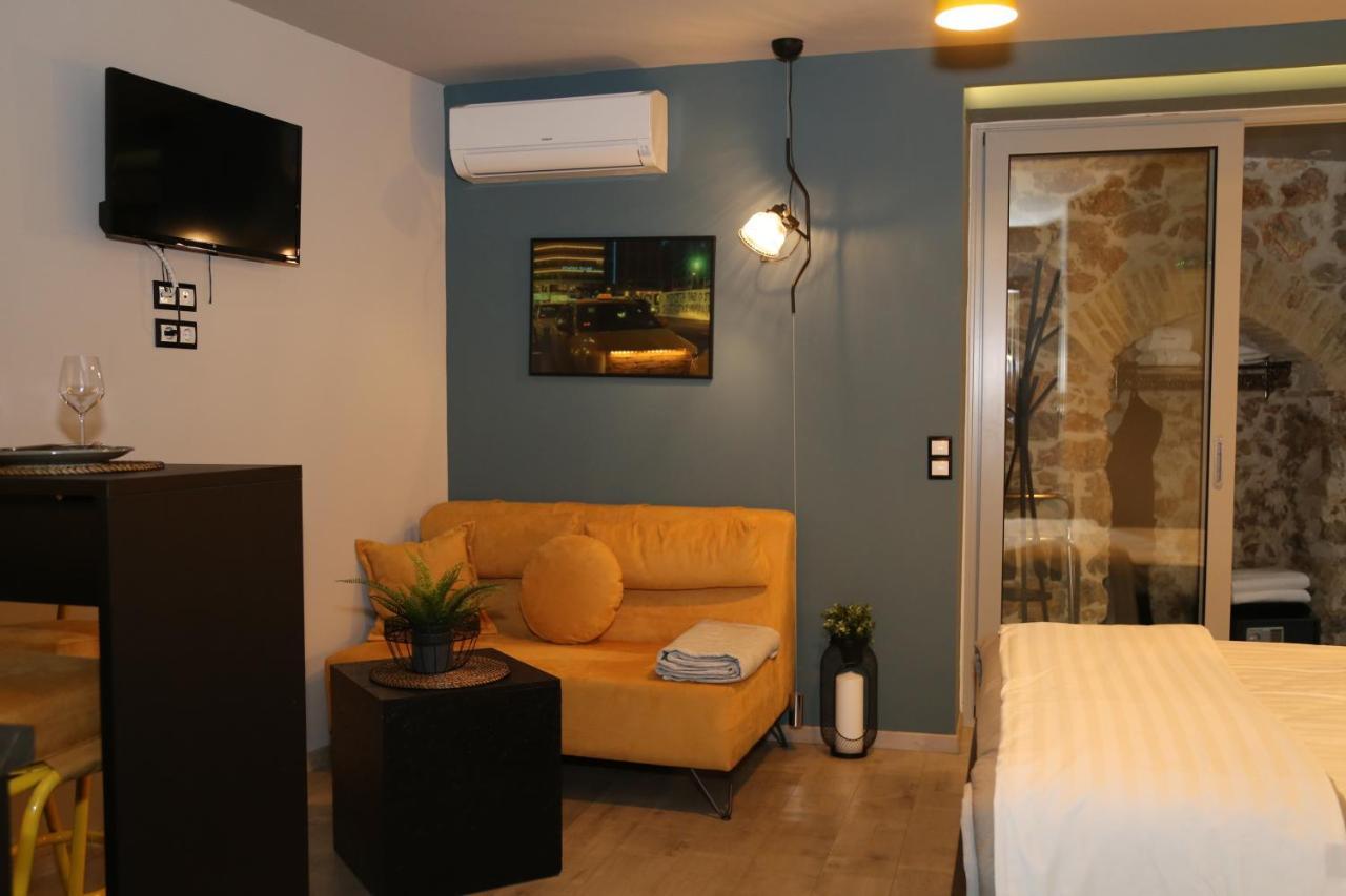 Rooster Suites Атина Екстериор снимка