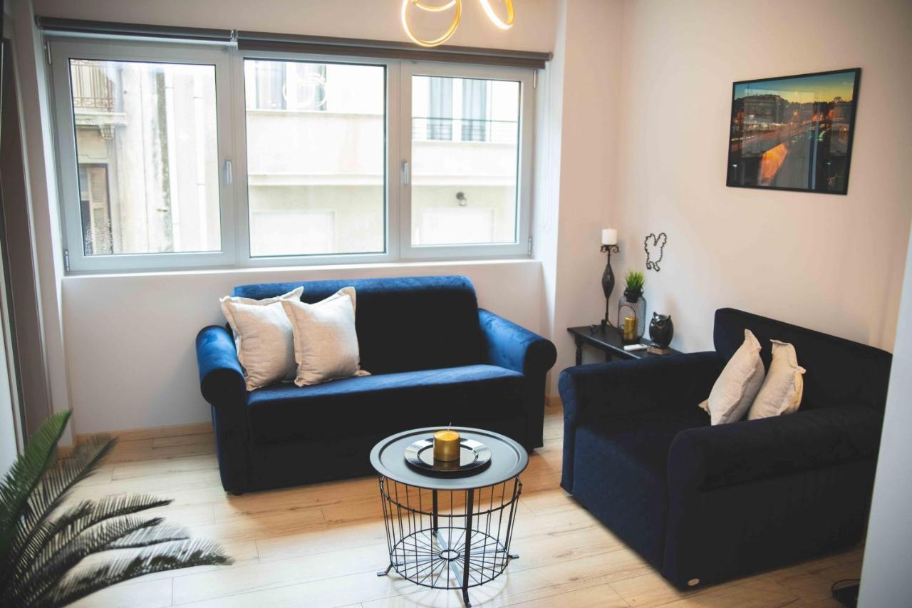 Rooster Suites Атина Екстериор снимка