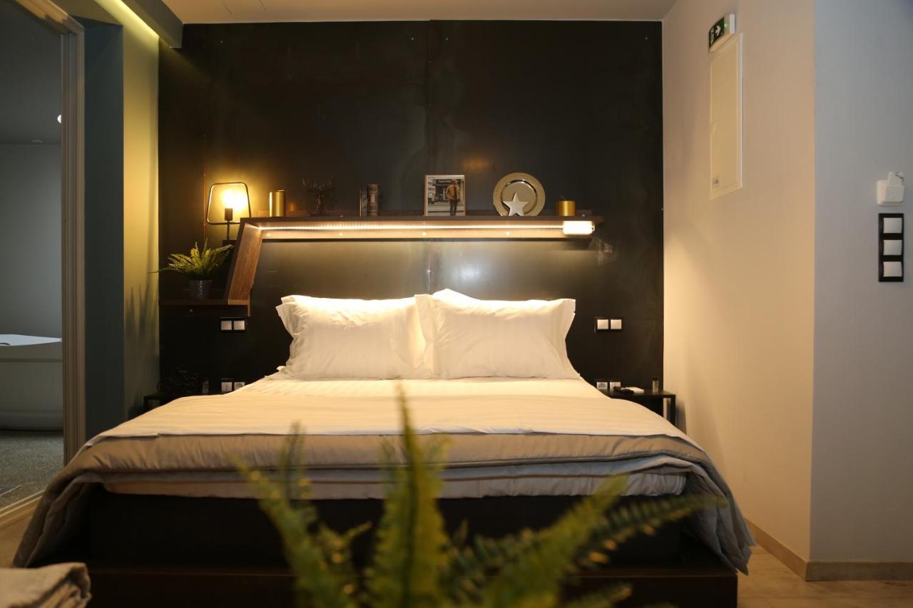 Rooster Suites Атина Екстериор снимка