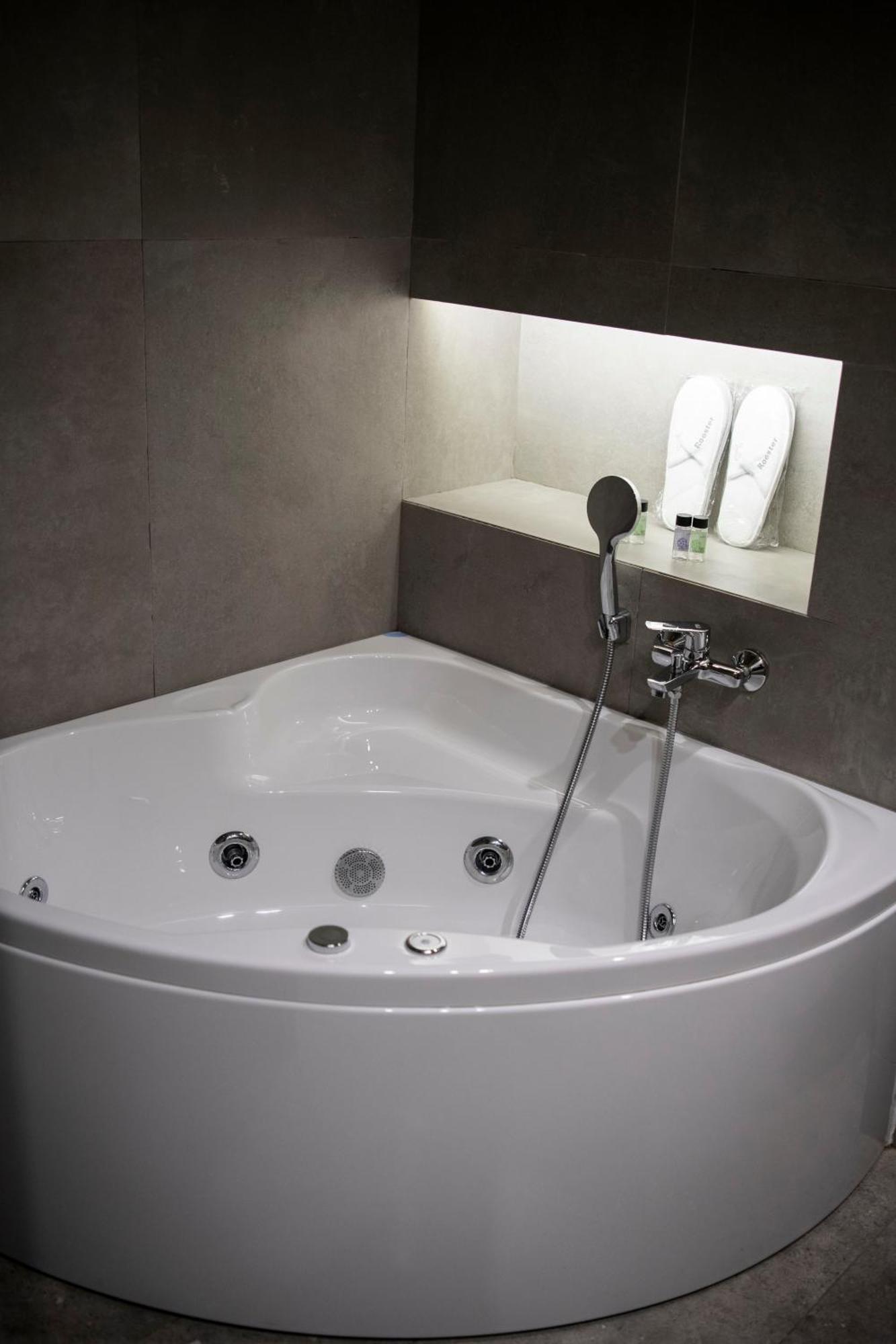 Rooster Suites Атина Екстериор снимка