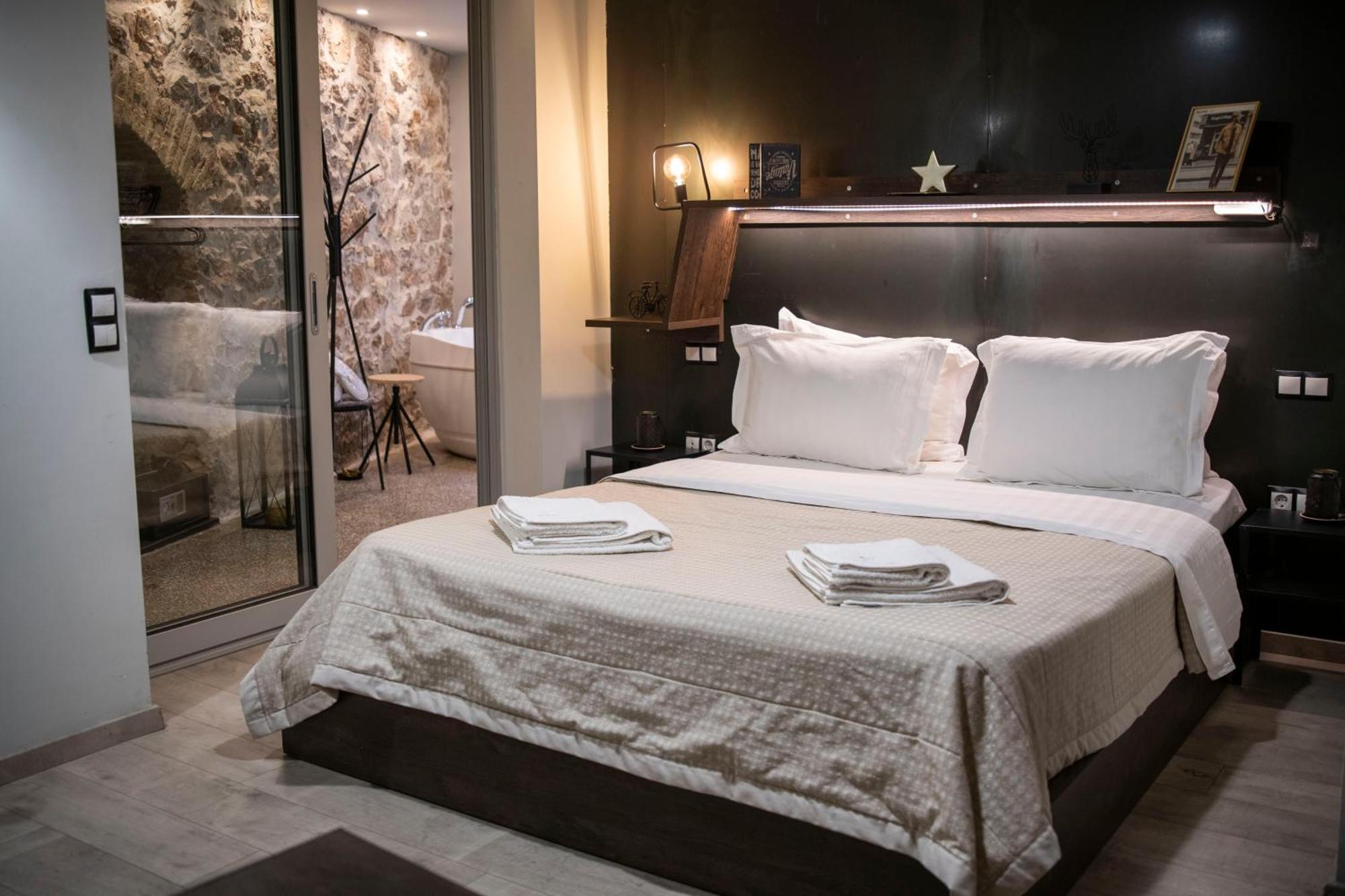 Rooster Suites Атина Екстериор снимка