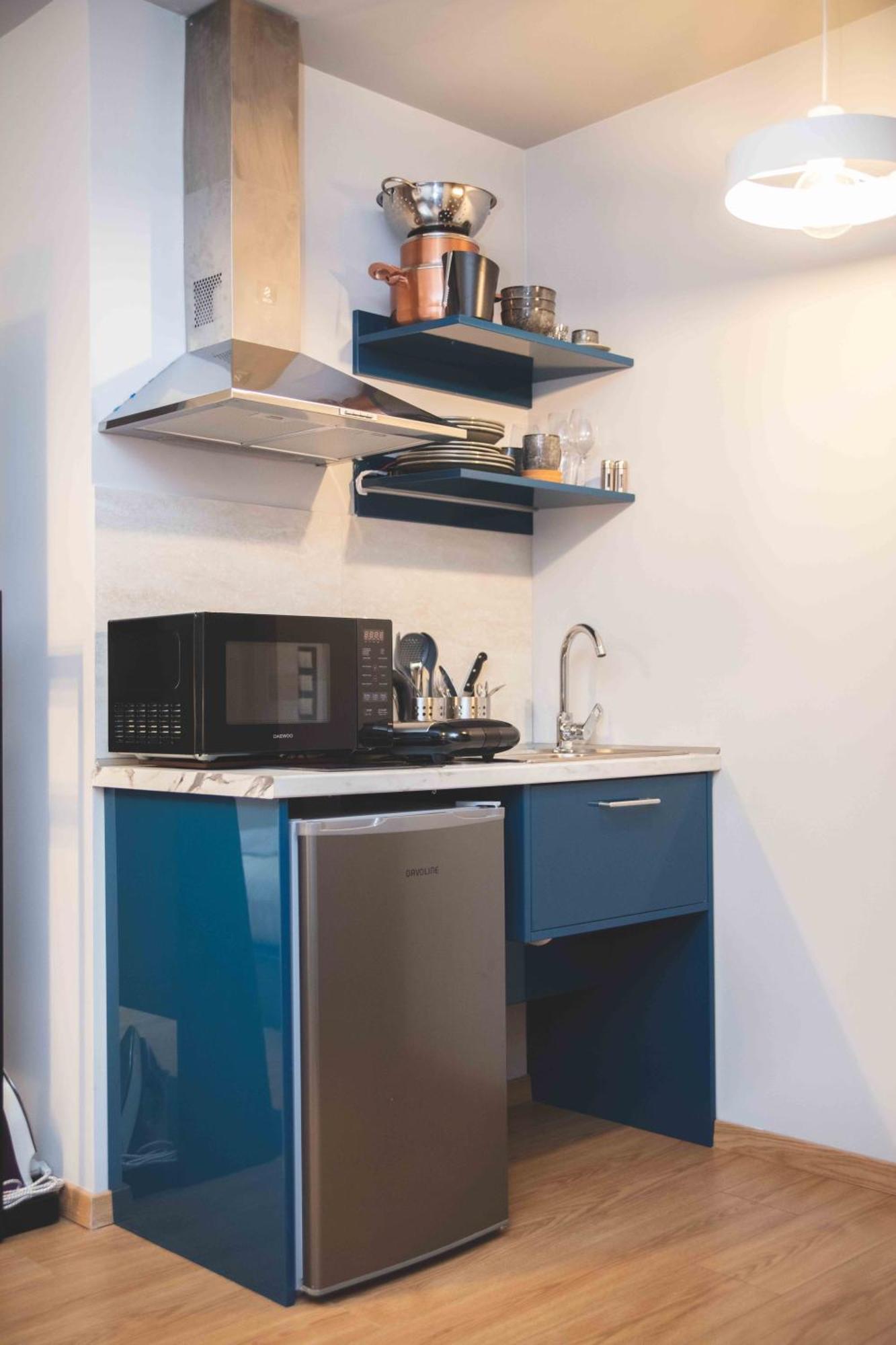 Rooster Suites Атина Екстериор снимка