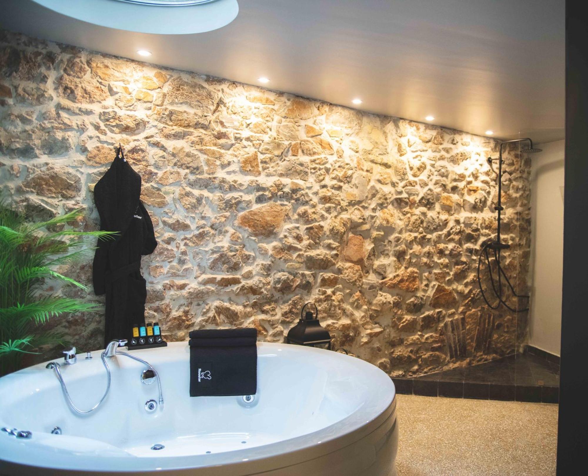 Rooster Suites Атина Екстериор снимка
